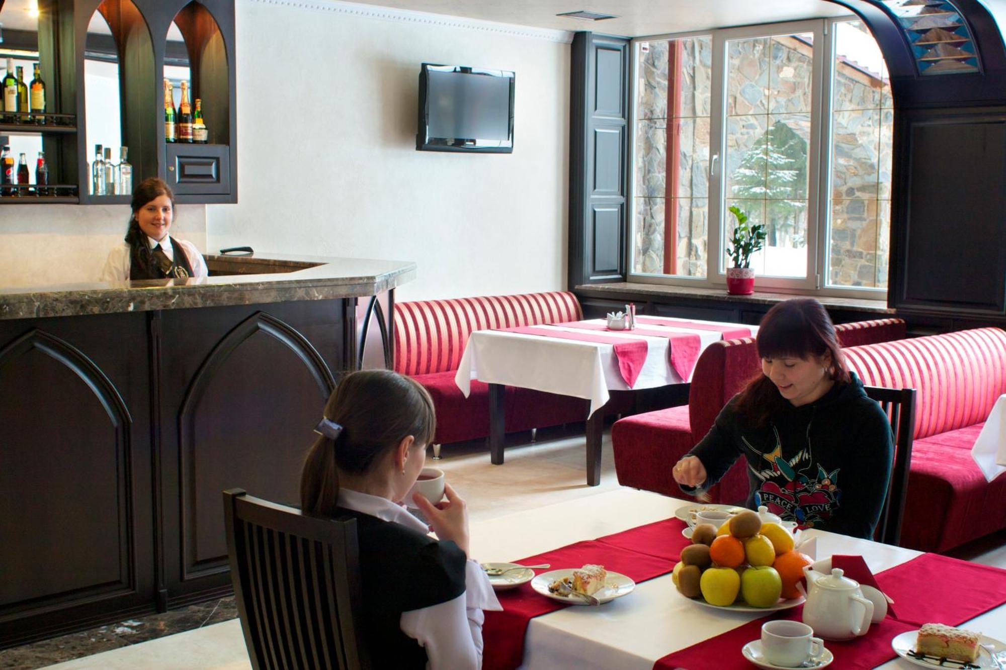 Sherwood Hotel Dolgomostiska Esterno foto