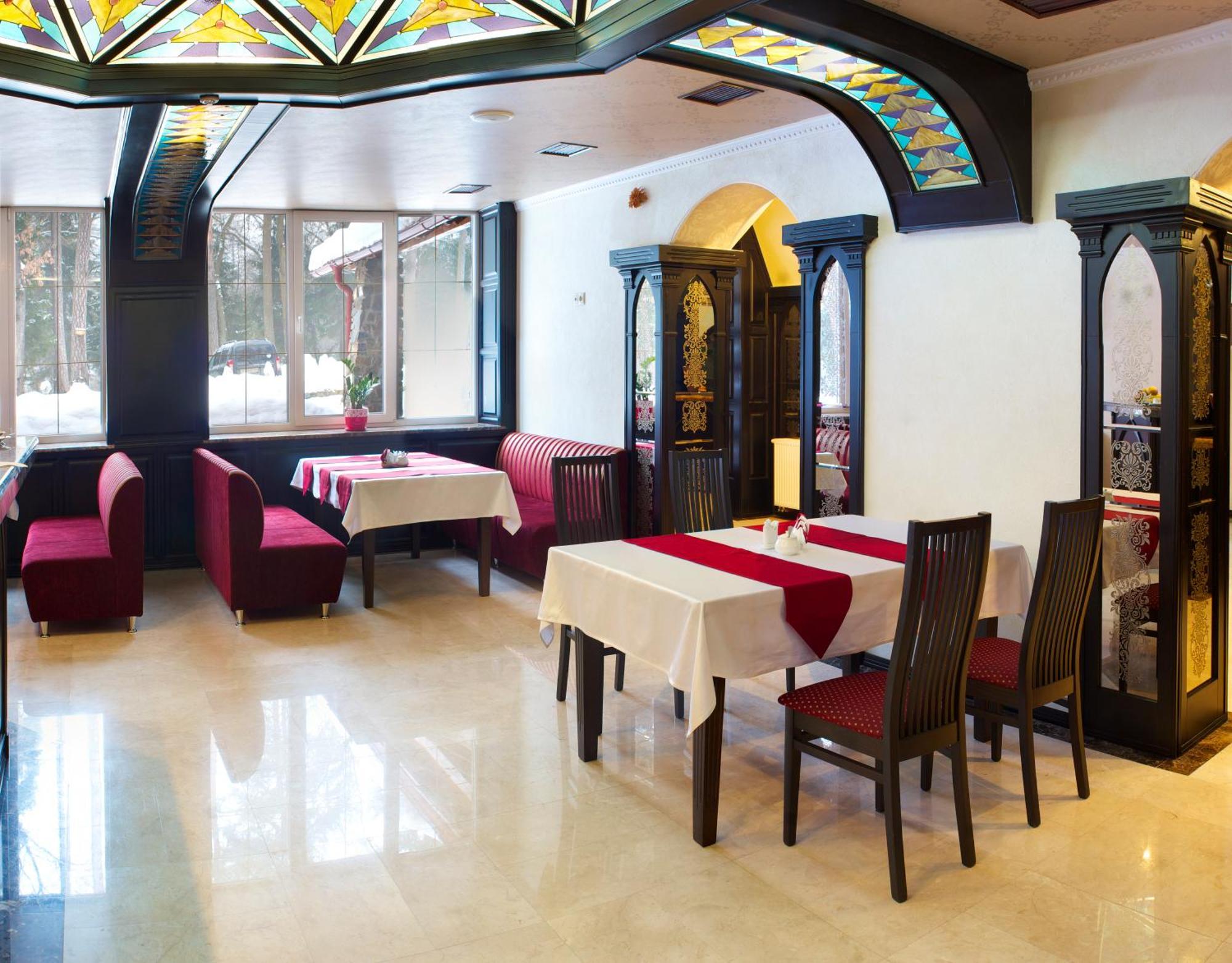 Sherwood Hotel Dolgomostiska Esterno foto