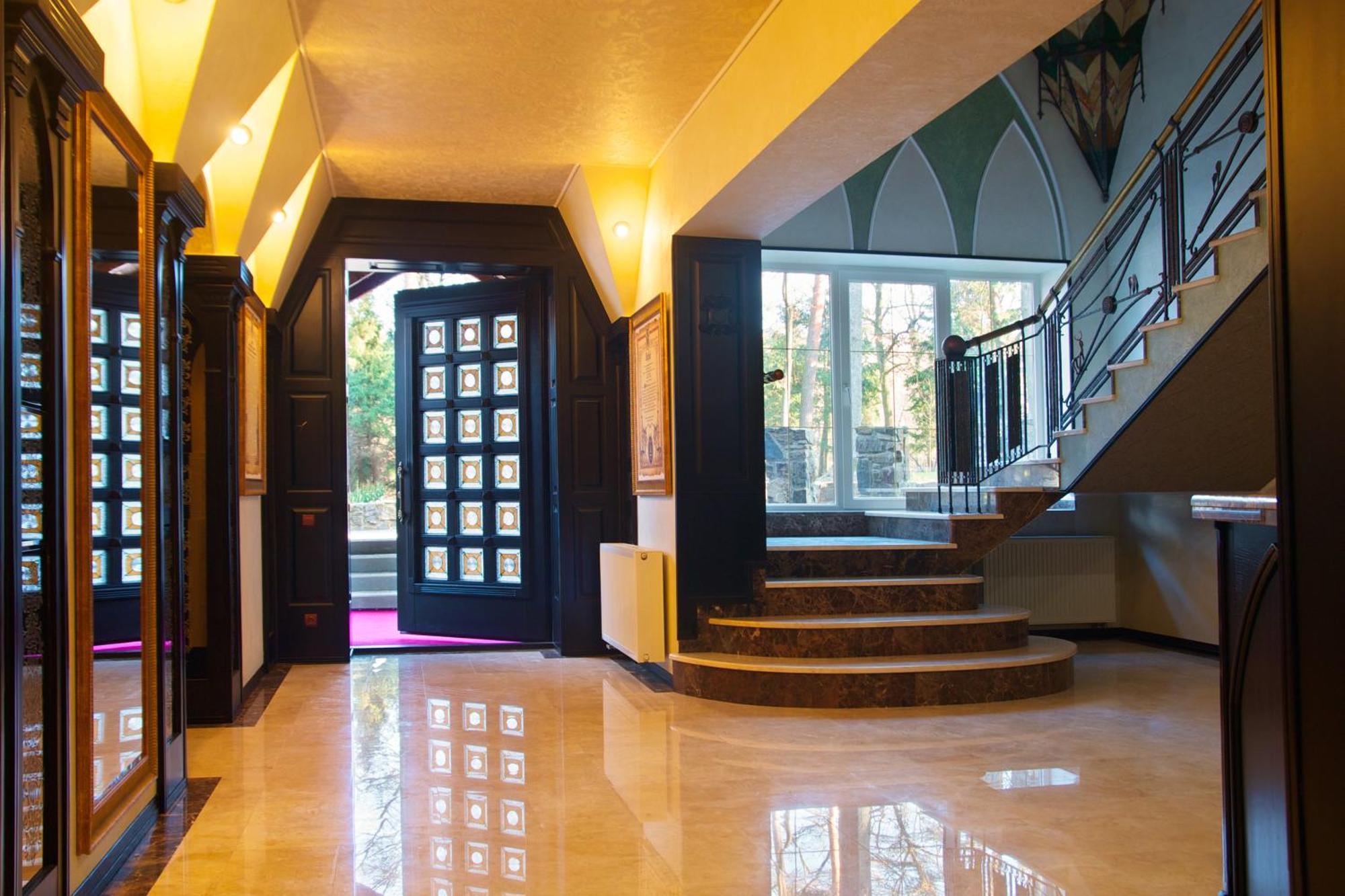 Sherwood Hotel Dolgomostiska Esterno foto