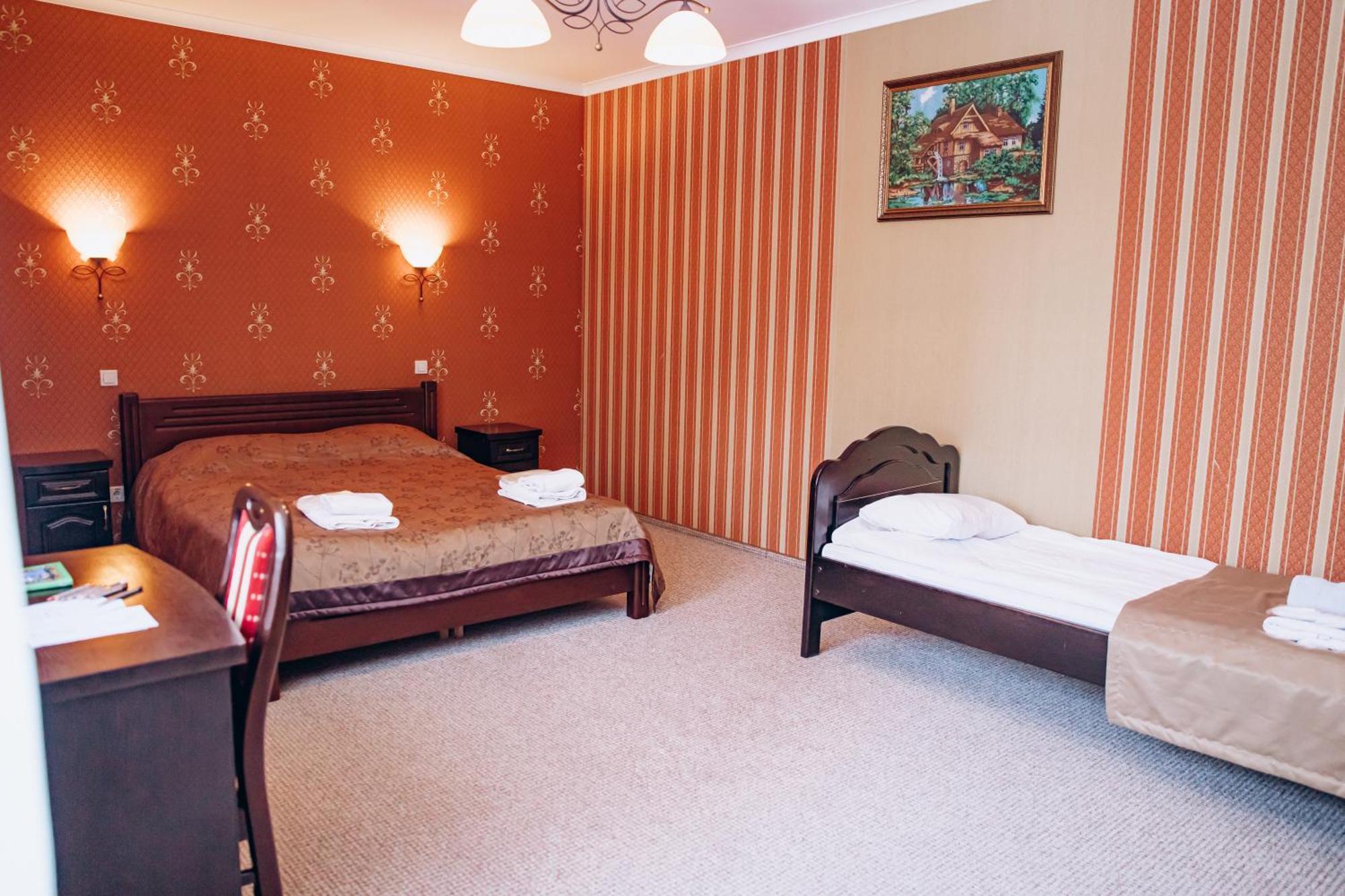 Sherwood Hotel Dolgomostiska Esterno foto
