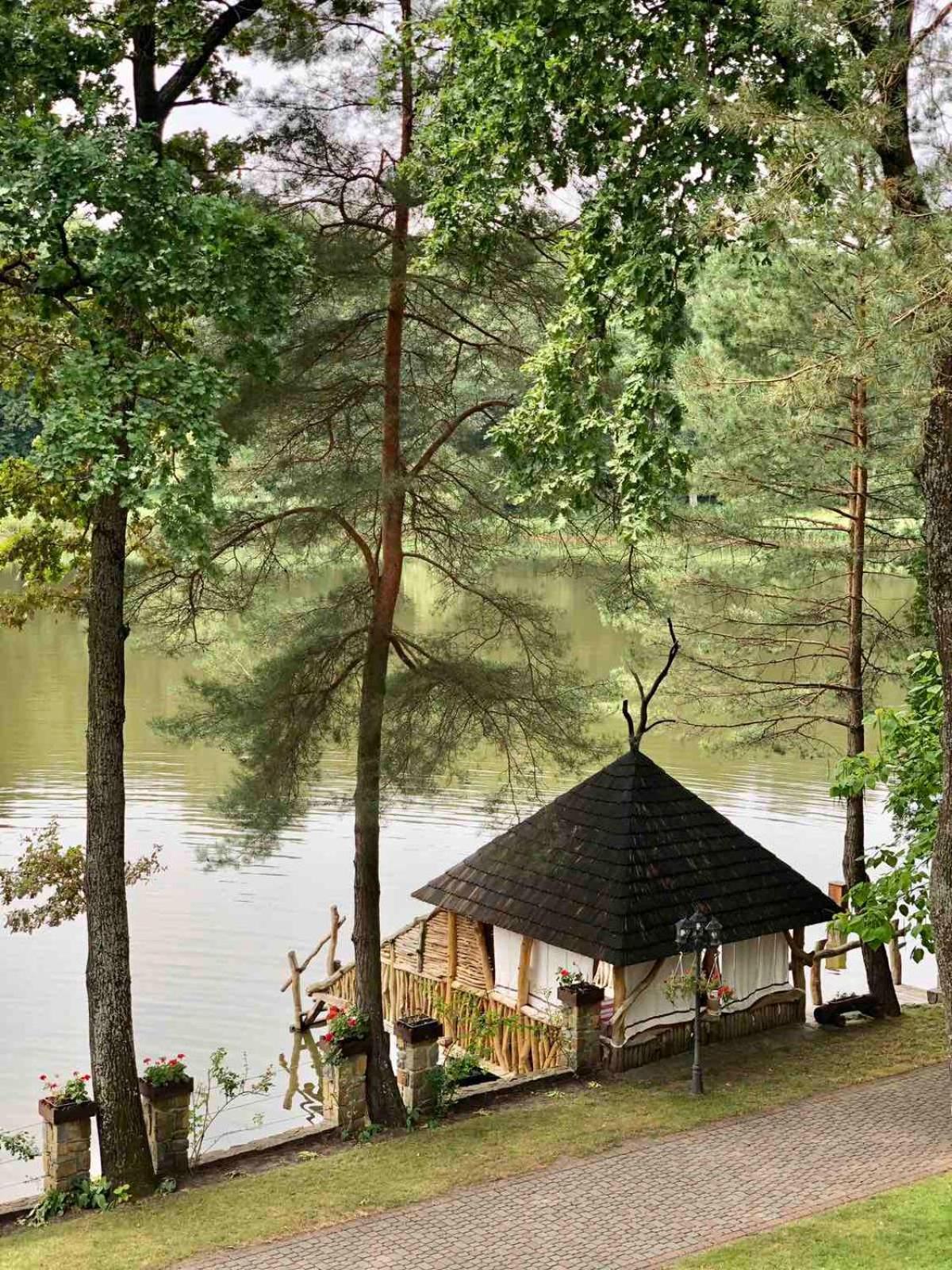 Sherwood Hotel Dolgomostiska Esterno foto